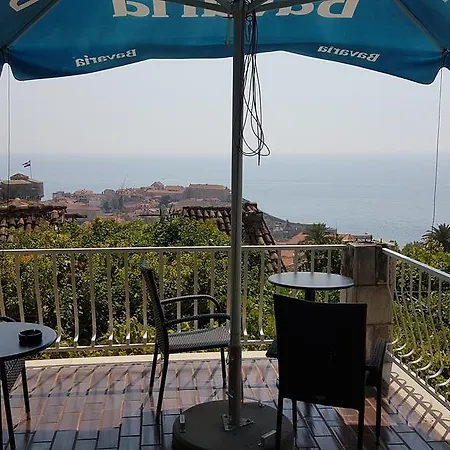 Vjera בית הארחה 2*