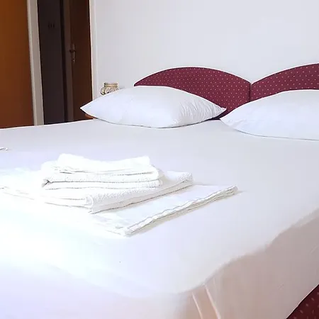 Vjera דוברובניק