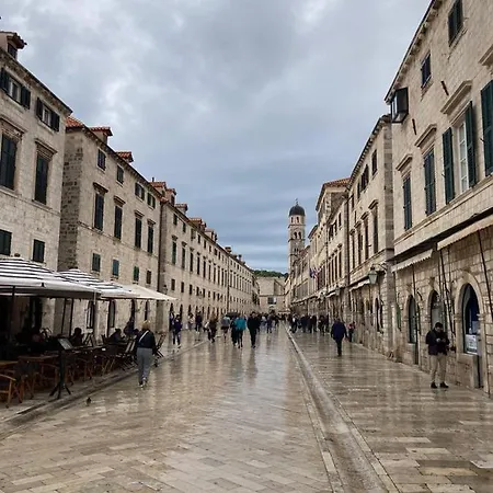 Casa de hóspedes Vjera 2*