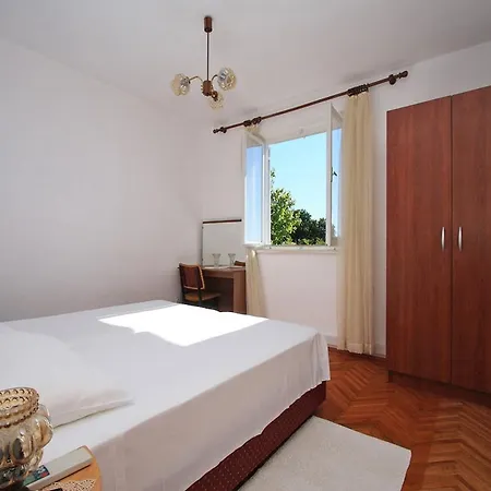 Casa de hóspedes Vjera 2*