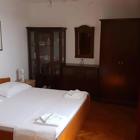 Vjera Casa de hóspedes 2*