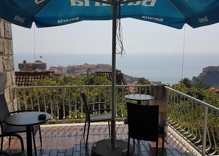 Vjera Gostinjska kuća 2*